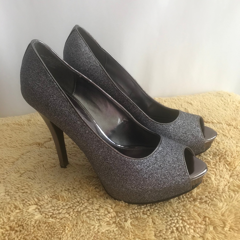 Jacqueline Ferrar Pewter Glitter Heels